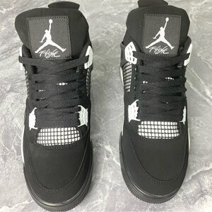 Men's Black & White Classic Sneakers Shoes -Jordan 4 Retro "White Thunder"